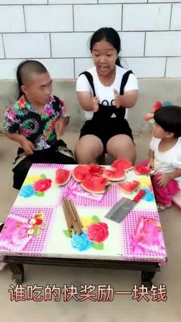 吃瓜搞笑老婆视频,带你领略家庭欢乐时光