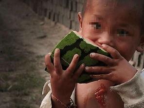 吃瓜阿姨带头巾,揭秘街头时尚新潮流