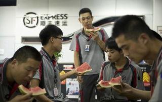 带你吃瓜快递小哥,揭秘带你吃瓜背后的故事