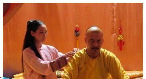 《侍寝》吃瓜人,宫廷秘闻中的吃瓜人生