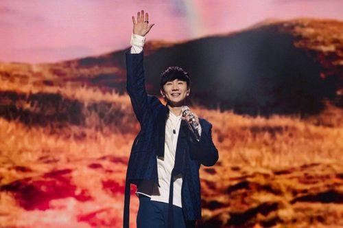 林俊杰吃瓜瞬间,意外暴露明星圈层生活