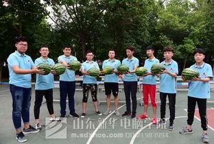 吃瓜大赛莒县,瓜香四溢，欢乐满园