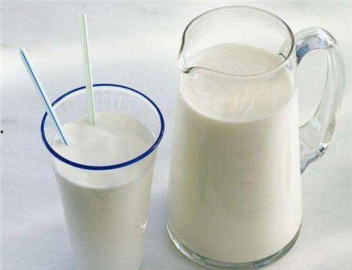 女人吃瓜加牛奶,女性养生新选择