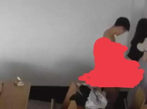 吃瓜大学教室,揭秘校园里的“小剧场”